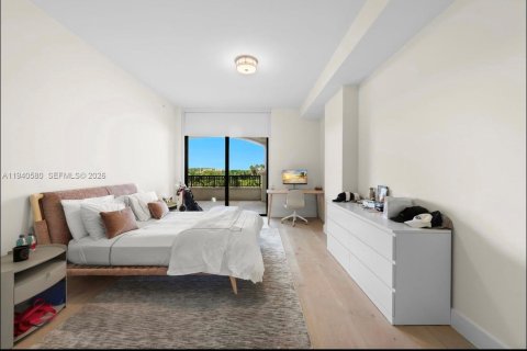 Condo in Miami Beach, Florida, 3 bedrooms  № 2062007 - photo 13