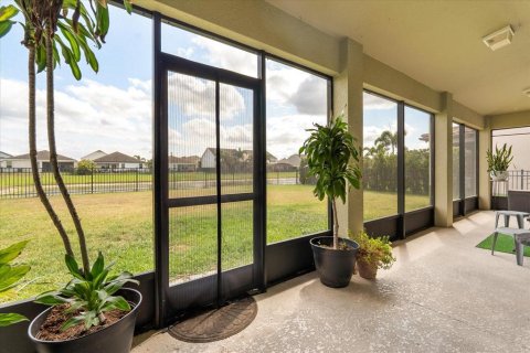 House in Winter Garden, Florida 4 bedrooms, 245.91 sq.m. № 1628626 - photo 18