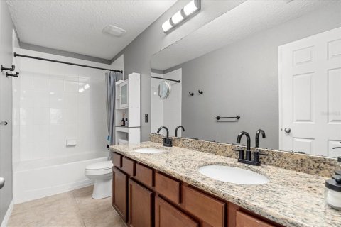 House in Winter Garden, Florida 4 bedrooms, 245.91 sq.m. № 1628626 - photo 15