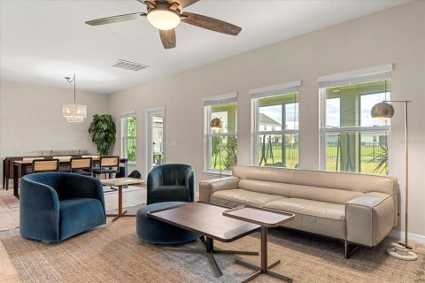House in Winter Garden, Florida 4 bedrooms, 245.91 sq.m. № 1628626 - photo 6