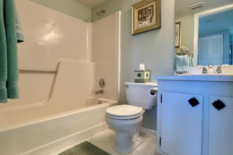 Condo in Lake Worth, Florida, 2 bedrooms № 2246054 - photo 27