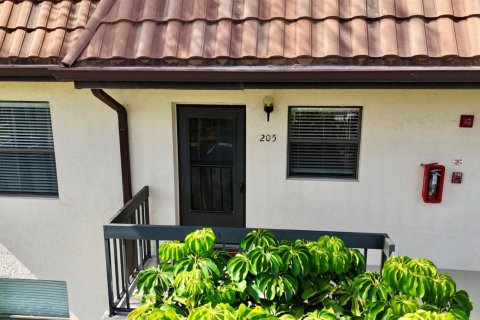 Condo in Lake Worth, Florida, 2 bedrooms № 2246054