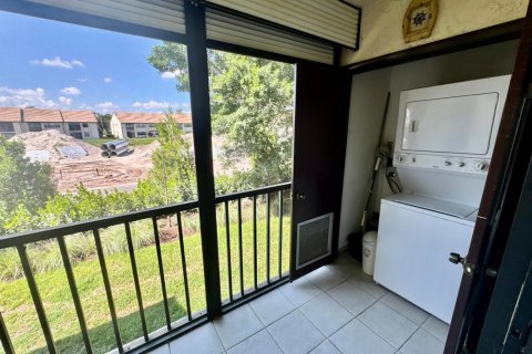 Condo in Lake Worth, Florida, 2 bedrooms № 2246054 - photo 29