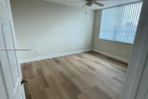 Condominio en venta en Miami, Florida, 2 dormitorios, 107.77 m2 № 2009090 - foto 8