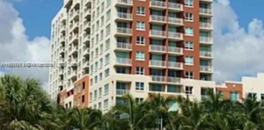 Condominio en Miami, Florida, 2 dormitorios № 2009090
