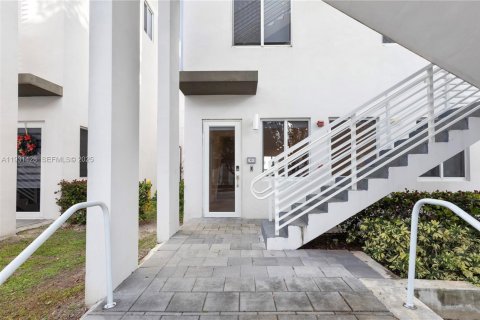 Снять в аренду кондоминиум в Дорал, Флорида 3 спальни, 122.82м2, № 1991022 - фото 27