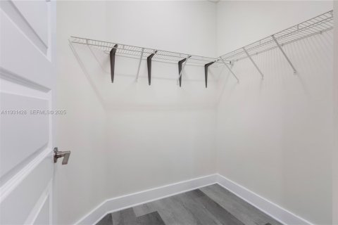 Снять в аренду кондоминиум в Дорал, Флорида 3 спальни, 122.82м2, № 1991022 - фото 16