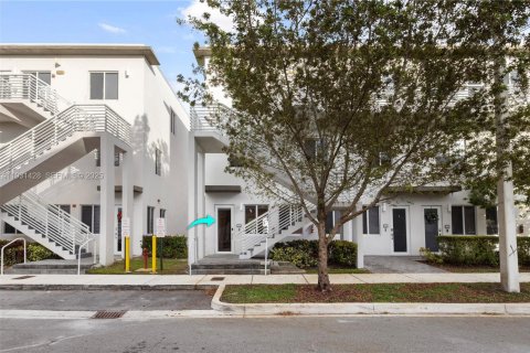 Снять в аренду кондоминиум в Дорал, Флорида 3 спальни, 122.82м2, № 1991022 - фото 28