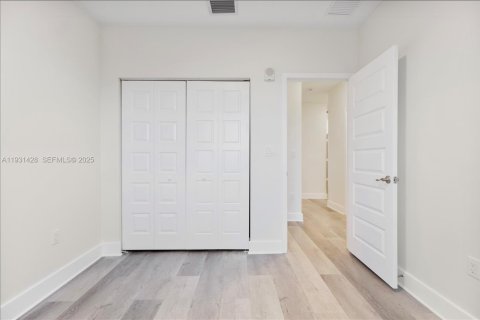 Снять в аренду кондоминиум в Дорал, Флорида 3 спальни, 122.82м2, № 1991022 - фото 10