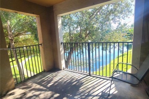 Copropriété à louer à Miramar, Floride: 3 chambres, 104.52 m2 № 1982223 - photo 5