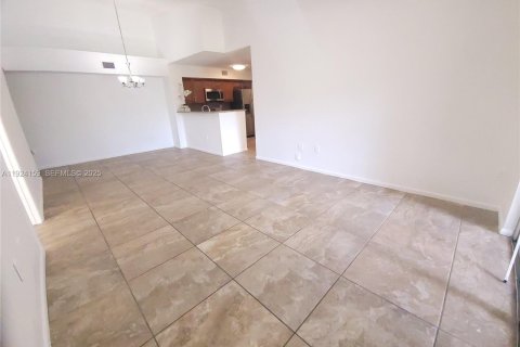 Copropriété à louer à Miramar, Floride: 3 chambres, 104.52 m2 № 1982223 - photo 9