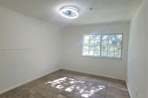 Copropriété à louer à Miramar, Floride: 3 chambres, 104.52 m2 № 1982223 - photo 11