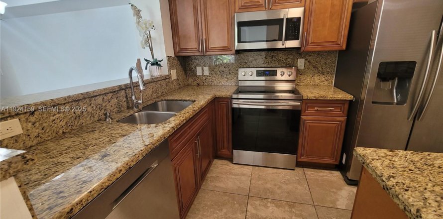 Condo à Miramar, Floride, 3 chambres  № 1982223