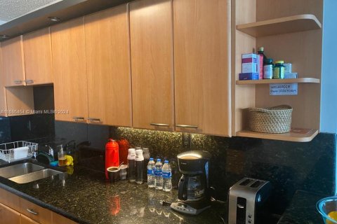 Apartamento en alquiler en Miami Beach, Florida, 2 dormitorios, 91.04 m2 № 1985153 - foto 24