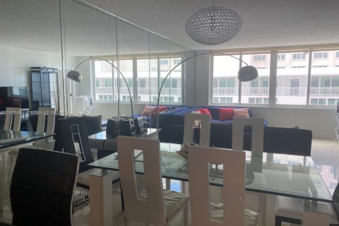 Apartamento en alquiler en Miami Beach, Florida, 2 dormitorios, 91.04 m2 № 1985153 - foto 12