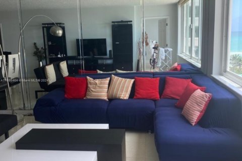 Apartamento en alquiler en Miami Beach, Florida, 2 dormitorios, 91.04 m2 № 1985153 - foto 3
