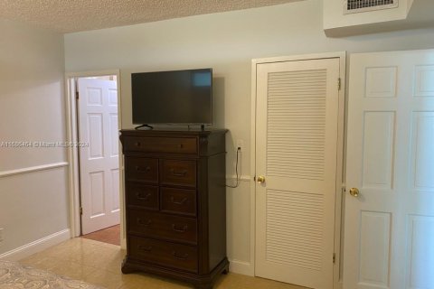 Apartamento en alquiler en Miami Beach, Florida, 2 dormitorios, 91.04 m2 № 1985153 - foto 28