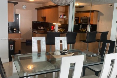 Apartamento en alquiler en Miami Beach, Florida, 2 dormitorios, 91.04 m2 № 1985153 - foto 6