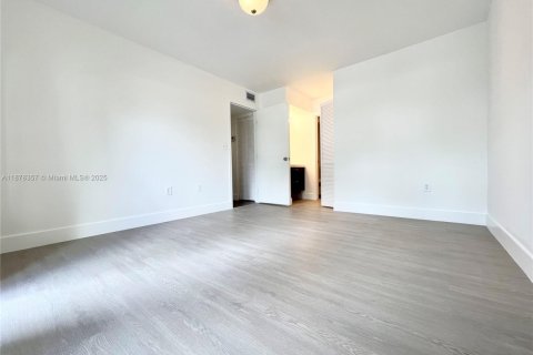 Appartement à louer à Cutler Bay, Floride: 2 chambres, 103.4 m2 № 1920505 - photo 11