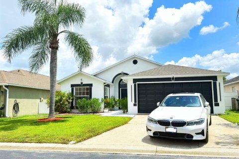 House in Davenport, Florida 4 bedrooms, 156.82 sq.m. № 1808722 - photo 1