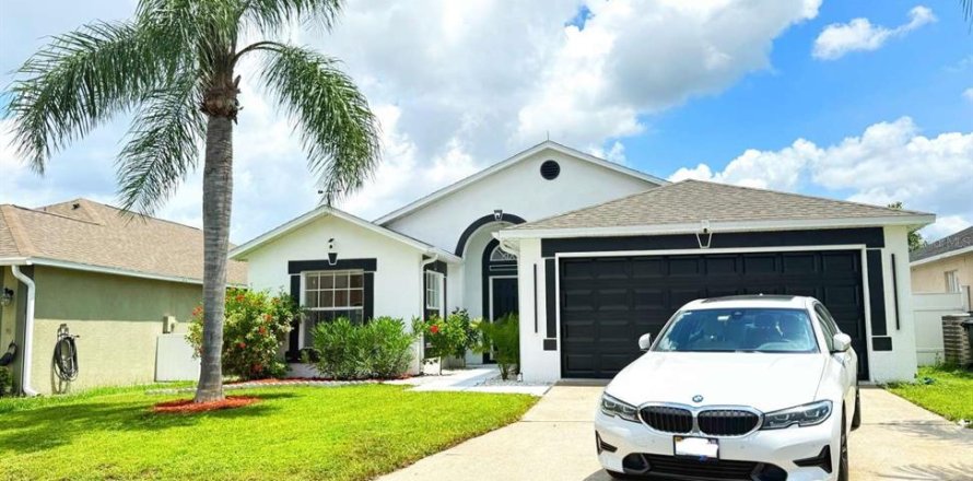 House in Davenport, Florida 4 bedrooms, 156.82 sq.m. № 1808722