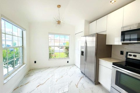 House in Davenport, Florida 4 bedrooms, 156.82 sq.m. № 1808722 - photo 9