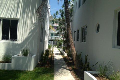Copropriété à louer à Miami Beach, Floride: 1 chambre, 48.4 m2 № 2397642 - photo 10