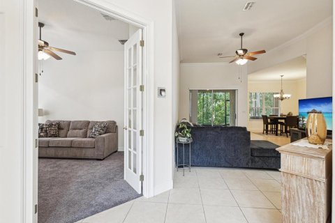 House in Weeki Wachee, Florida 3 bedrooms, 158.21 sq.m. № 1677747 - photo 6