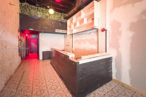 Propiedad comercial en venta en Miami Beach, Florida № 1882272 - foto 6