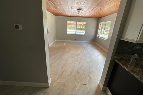 House in Davenport, Florida 3 bedrooms, 209.03 sq.m. № 1732555 - photo 12