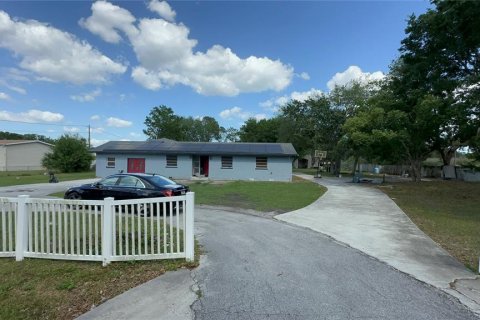 House in Davenport, Florida 3 bedrooms, 209.03 sq.m. № 1732555 - photo 2