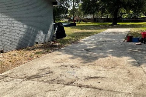 House in Davenport, Florida 3 bedrooms, 209.03 sq.m. № 1732555 - photo 10