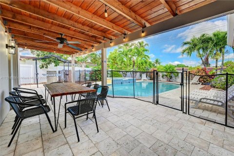 Villa ou maison à louer à Hollywood, Floride: 5 chambres, 197.88 m2 № 1979682 - photo 5