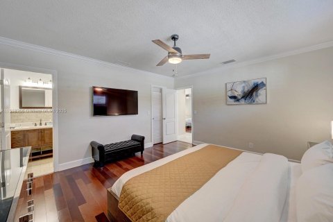 Villa ou maison à louer à Hollywood, Floride: 5 chambres, 197.88 m2 № 1979682 - photo 27