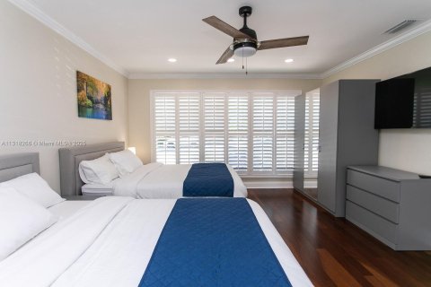 Villa ou maison à louer à Hollywood, Floride: 5 chambres, 197.88 m2 № 1979682 - photo 17