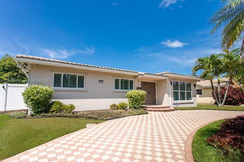 Villa ou maison à louer à Hollywood, Floride: 5 chambres, 197.88 m2 № 1979682 - photo 7