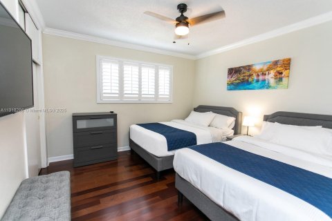 Villa ou maison à louer à Hollywood, Floride: 5 chambres, 197.88 m2 № 1979682 - photo 8