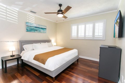 Villa ou maison à louer à Hollywood, Floride: 5 chambres, 197.88 m2 № 1979682 - photo 13