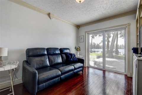 Casa en venta en Lutz, Florida, 4 dormitorios, 230.21 m2 № 1757496 - foto 9