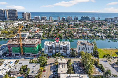 Купить кондоминиум в Бей-Харбор-Айлендс, Флорида 2 спальни, 129.88м2, № 2002370 - фото 4