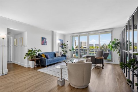 Copropriété à vendre à Bay Harbor Islands, Floride: 2 chambres, 129.88 m2 № 2002370 - photo 9