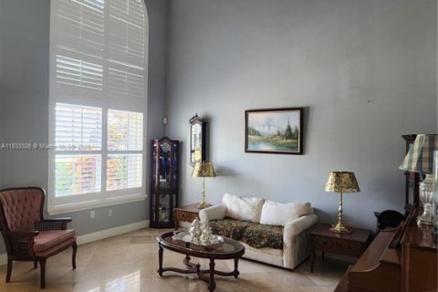 Casa en venta en Miami, Florida, 5 dormitorios, 270.9 m2 № 1814382 - foto 5