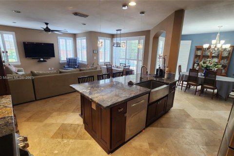 Casa en venta en Miami, Florida, 5 dormitorios, 270.9 m2 № 1814382 - foto 14
