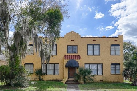 Commercial property in Eustis, Florida 4 bedrooms, 214.05 sq.m. № 2337295