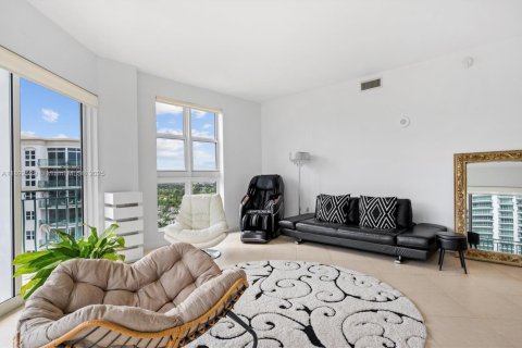Condo in Aventura, Florida, 2 bedrooms  № 2015236 - photo 21