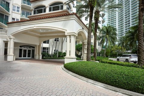Condo in Aventura, Florida, 2 bedrooms  № 2015236 - photo 4