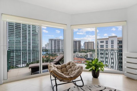 Condo in Aventura, Florida, 2 bedrooms  № 2015236 - photo 20