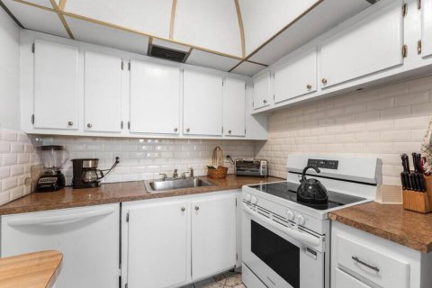 Condo in Deerfield Beach, Florida, 2 bedrooms № 2191279 - photo 7