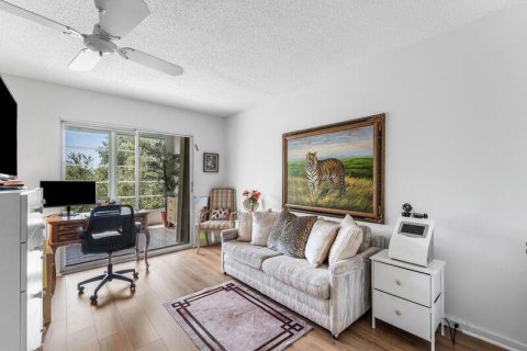 Condo in Deerfield Beach, Florida, 2 bedrooms № 2191279 - photo 13