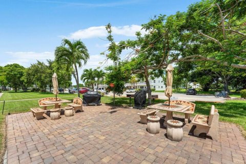 Condo in Deerfield Beach, Florida, 2 bedrooms № 2191279 - photo 19